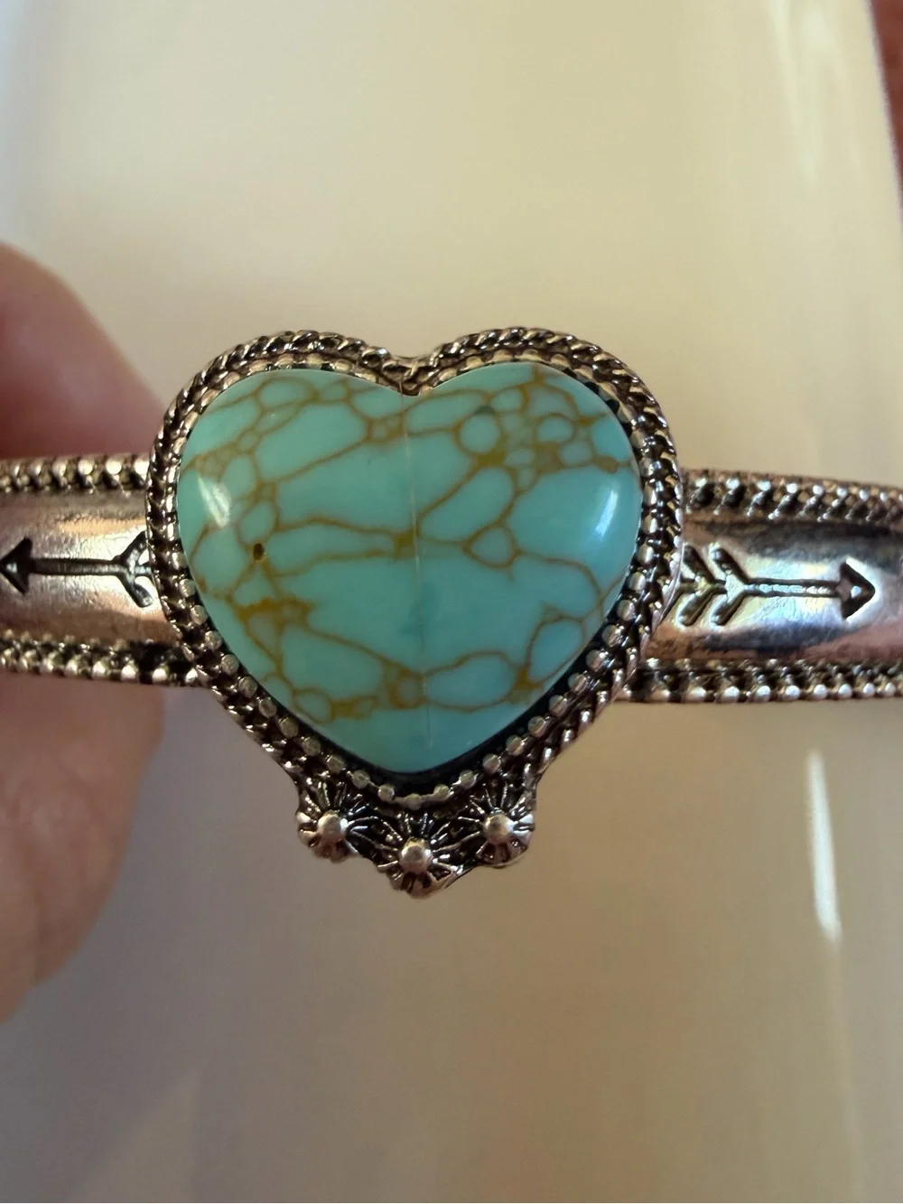 BANGLE BRACELET